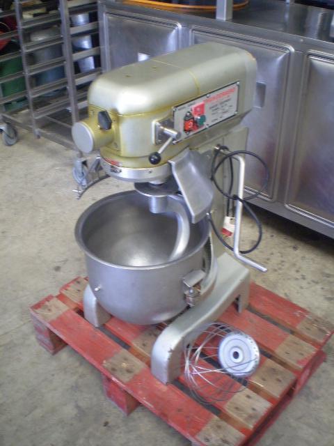 Batteur 20 litres cuve inox 3outils 230 volts 